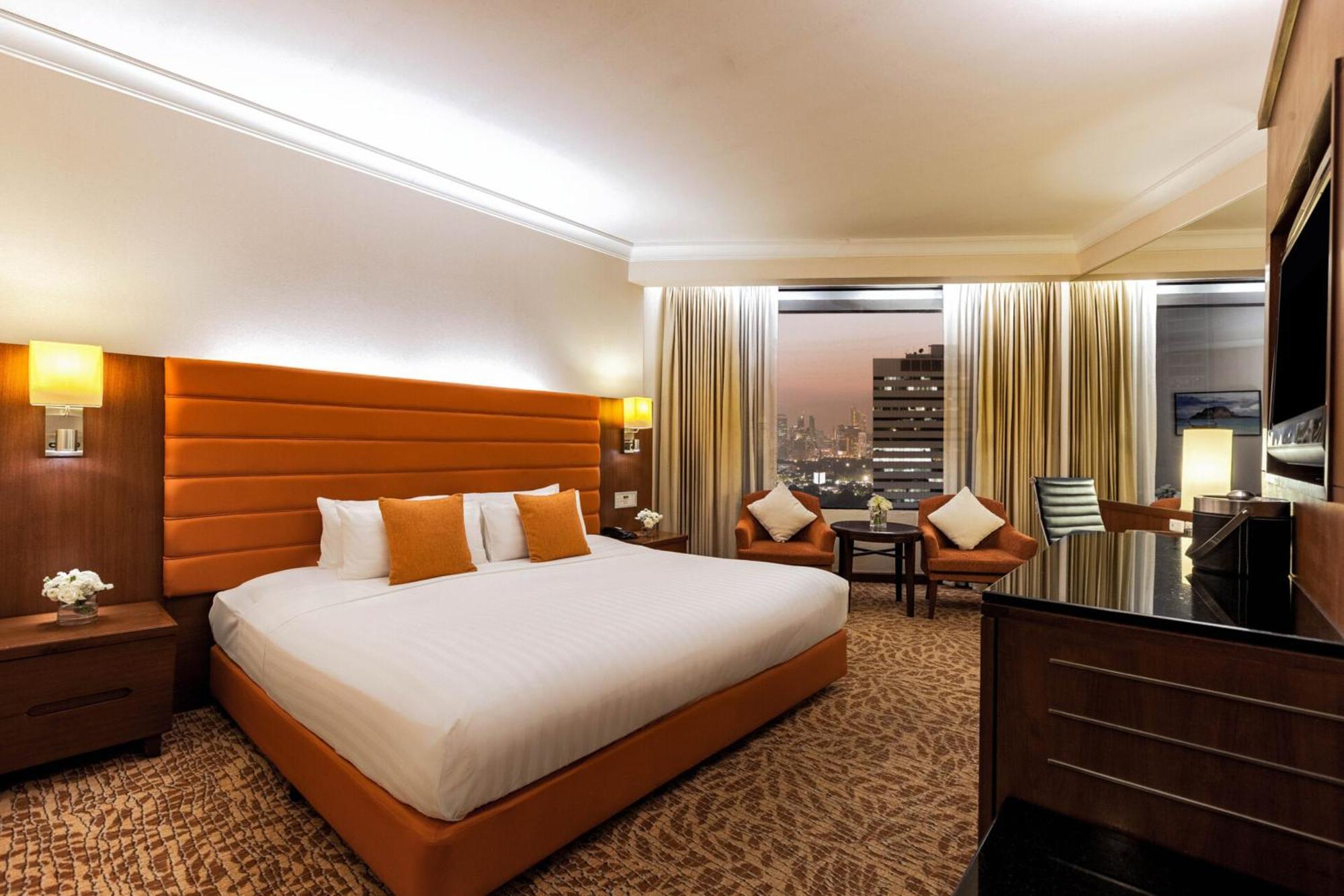 Rembrandt Hotel Bangkok Exterior photo